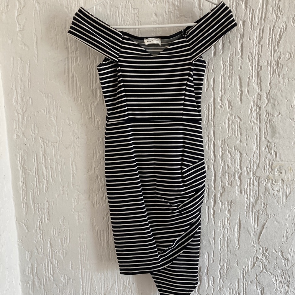 Style Rack Off The Shoulder Dress Size Small - Picture 7 of 7